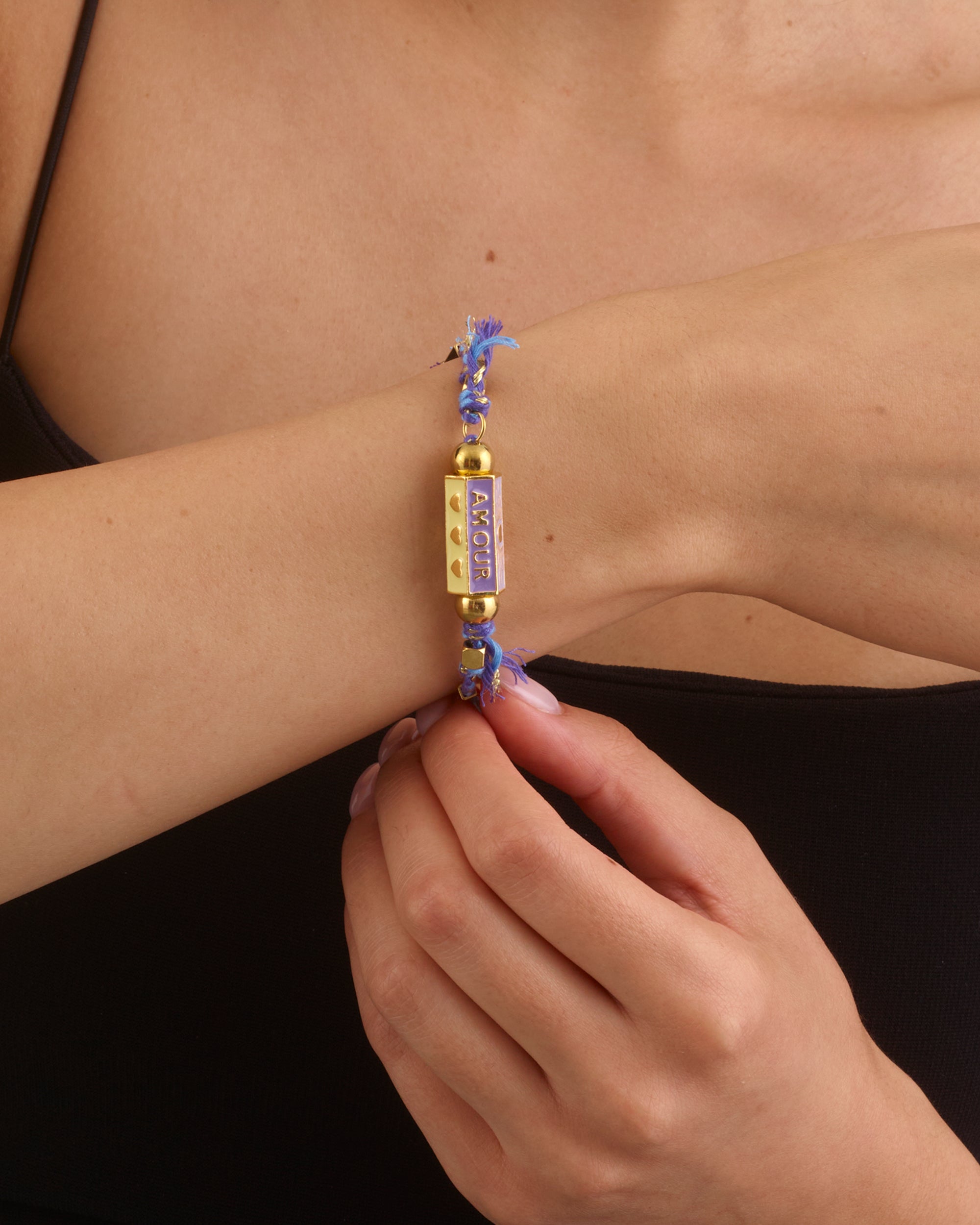 BOHEMIAN AMOUR CHARM BRACELET - VIOLET
