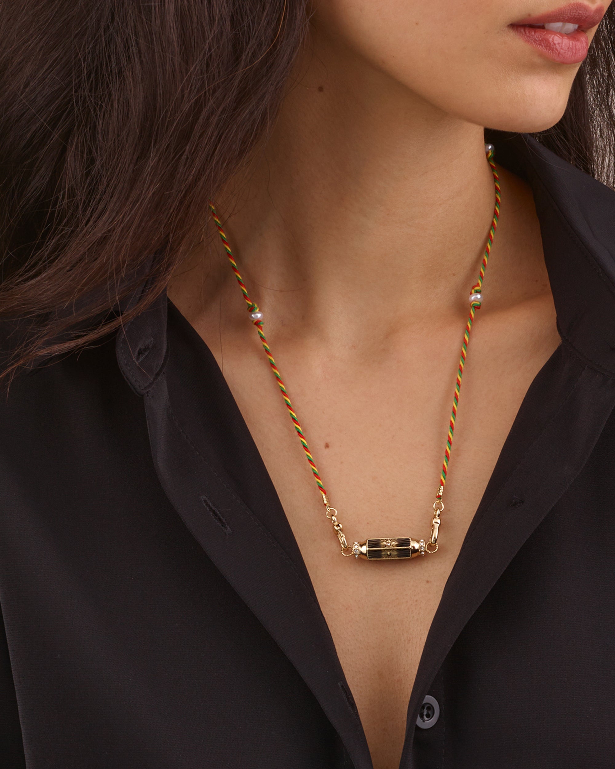 STARBURST AMULET PENDANT NECKLACE - BLACK