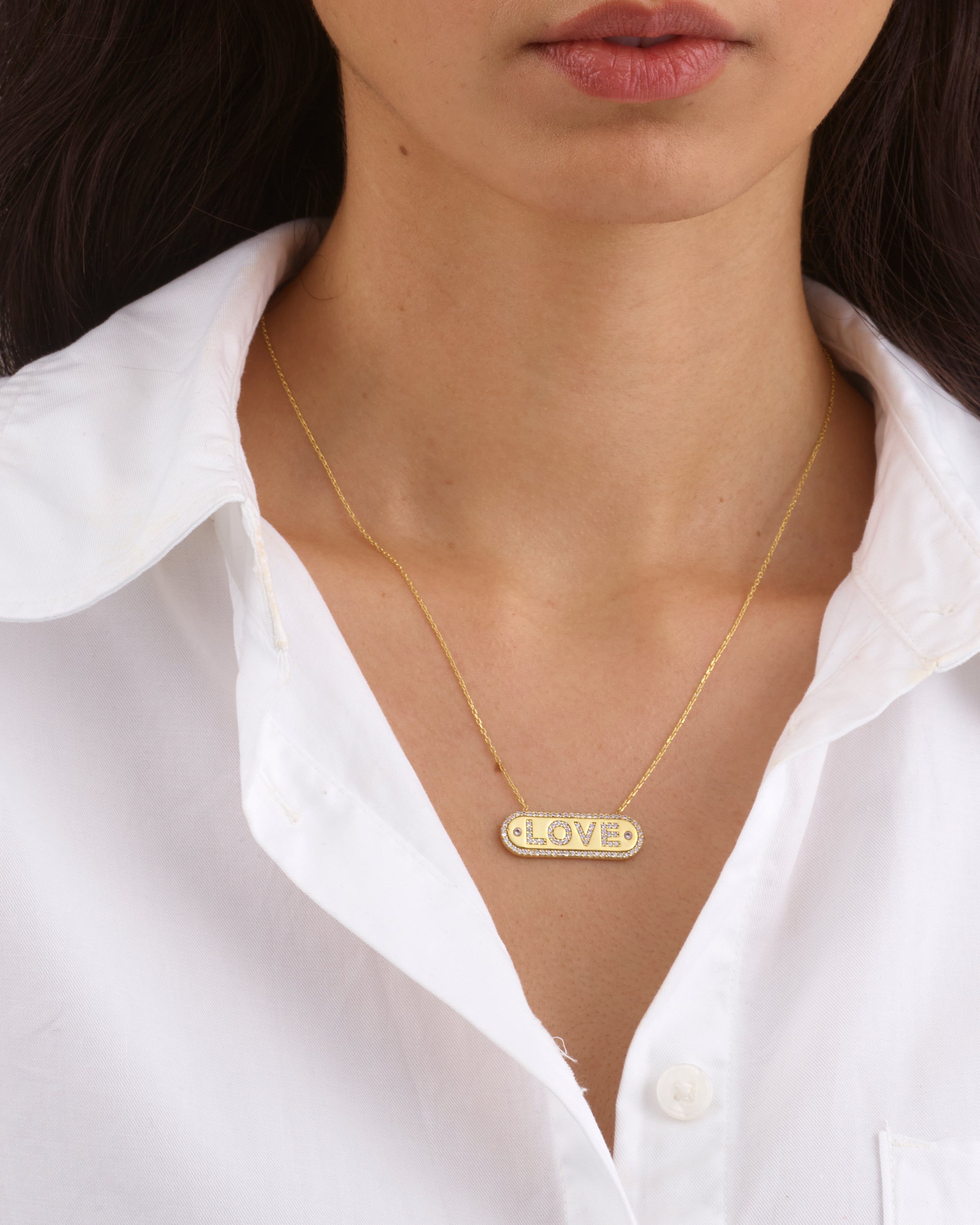 LOVE GOLD PENDANT NECKLACE