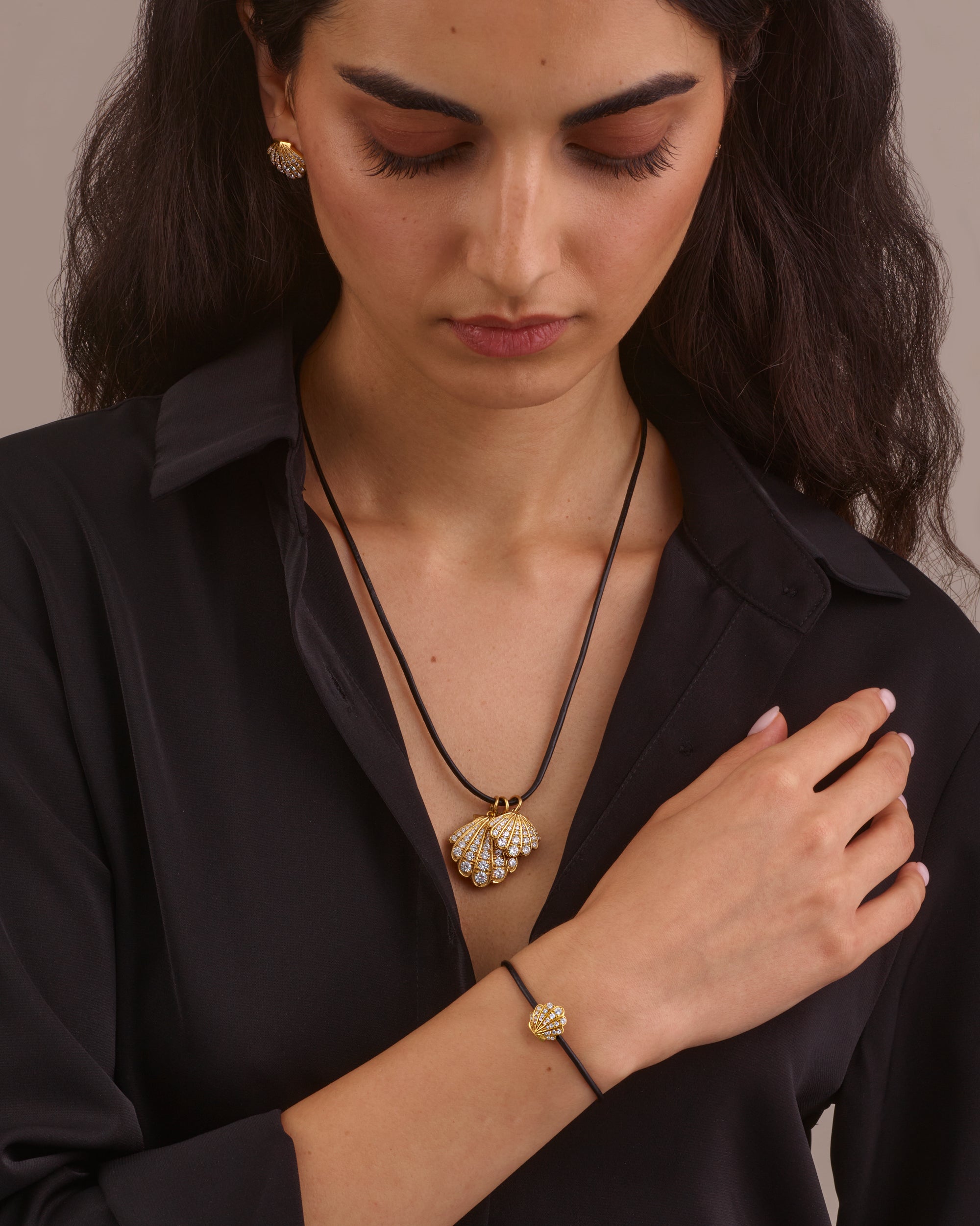 LA PLAGE TRIPLE SCALLOP SHELL NECKLACE