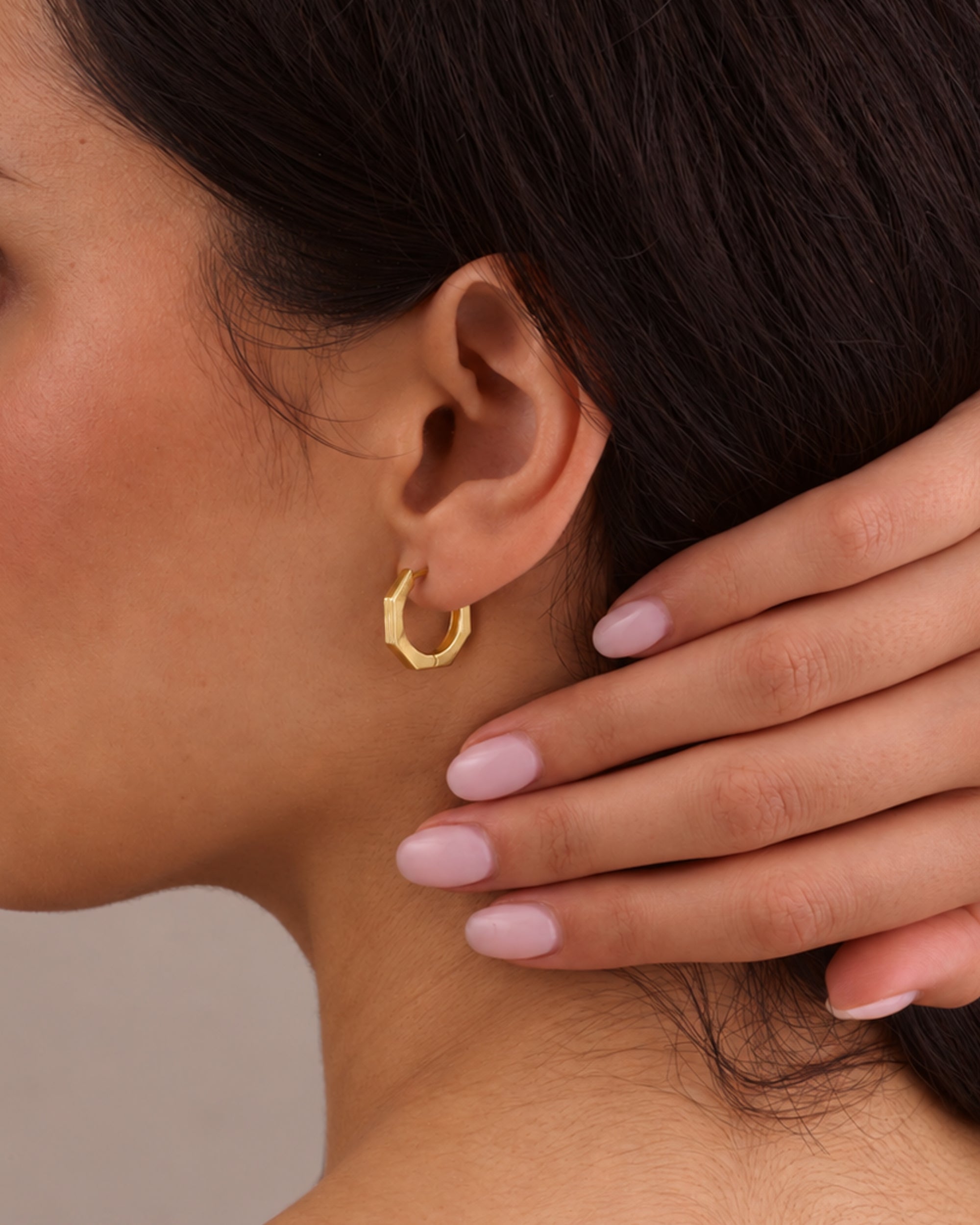 GEOMETRIC GOLD HOOP EARRINGS