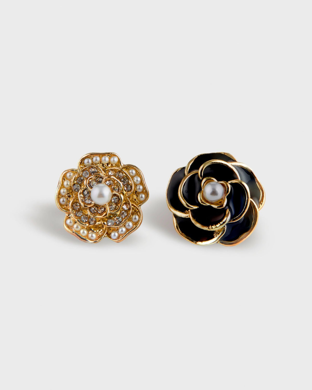 CAMELLIA GOLD STUD EARRINGS - BLACK & WHITE