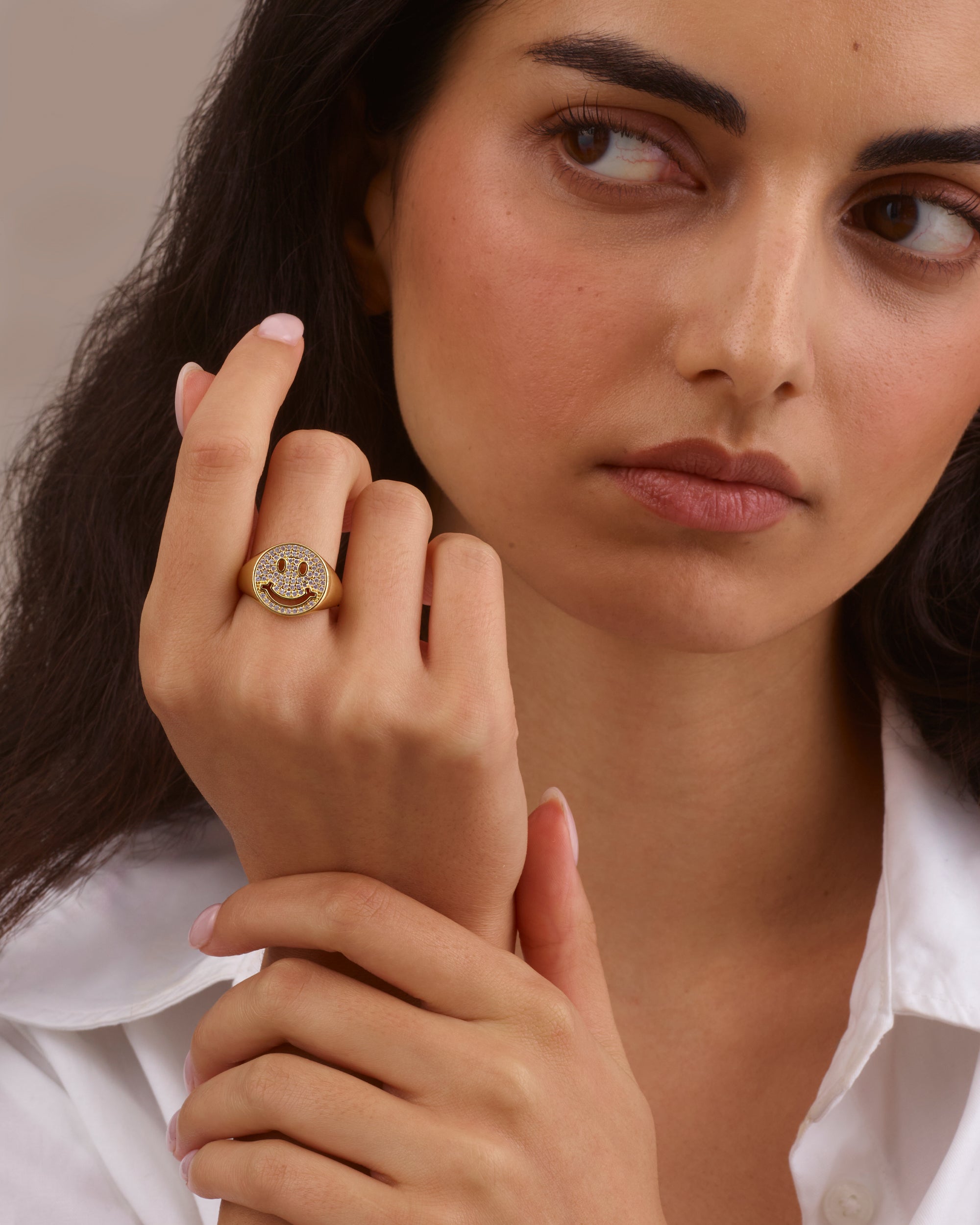 SMILEY GOLD SIGNET RING - CLEAR