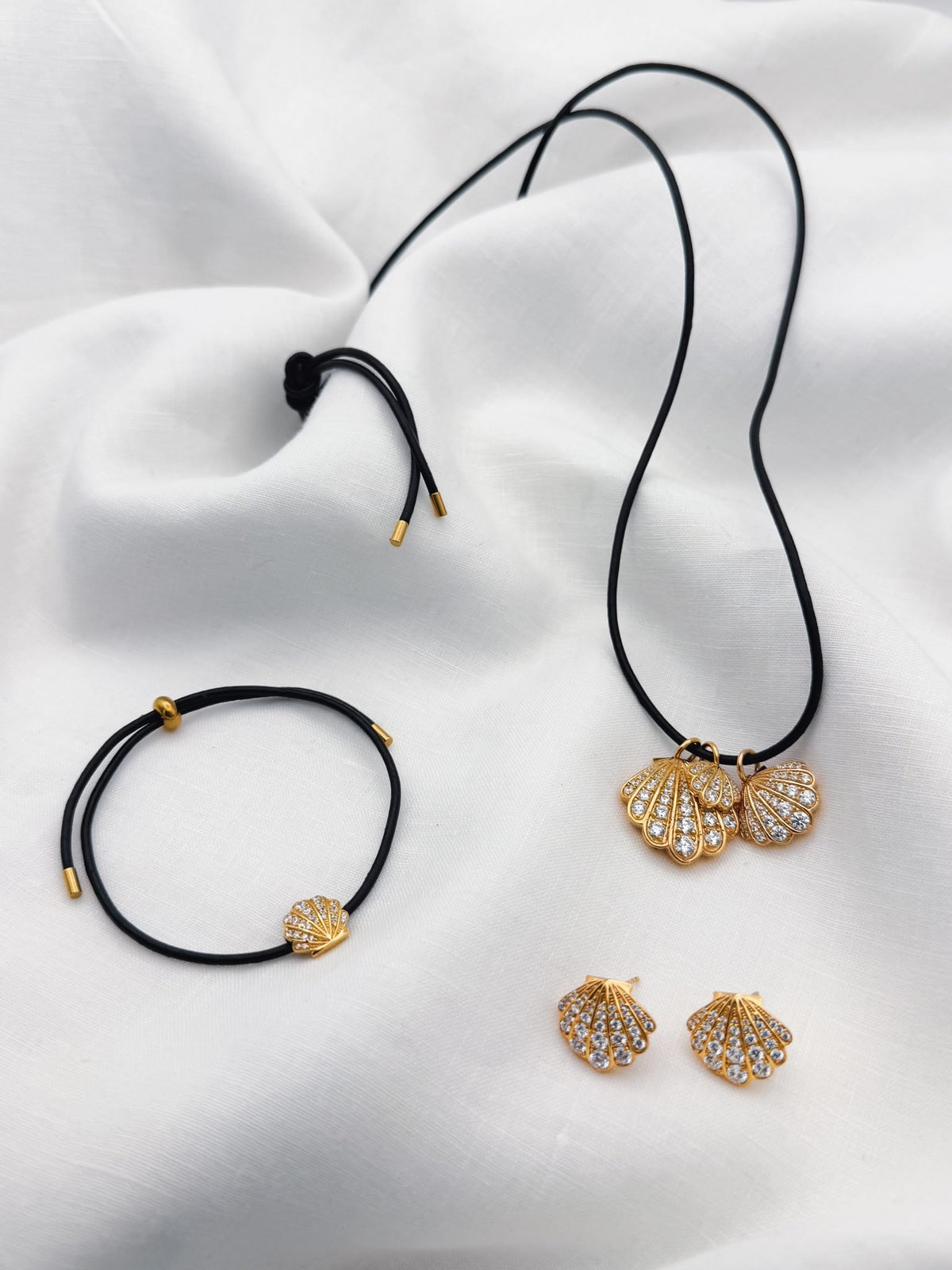 LA PLAGE SCALLOP SHELL BRACELET